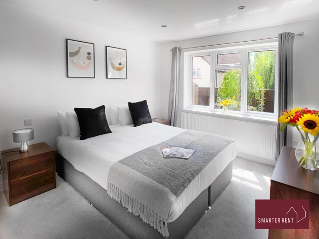 Sunninghill Village - 2 Bed - Parking And Garden Ascot  Buitenkant foto