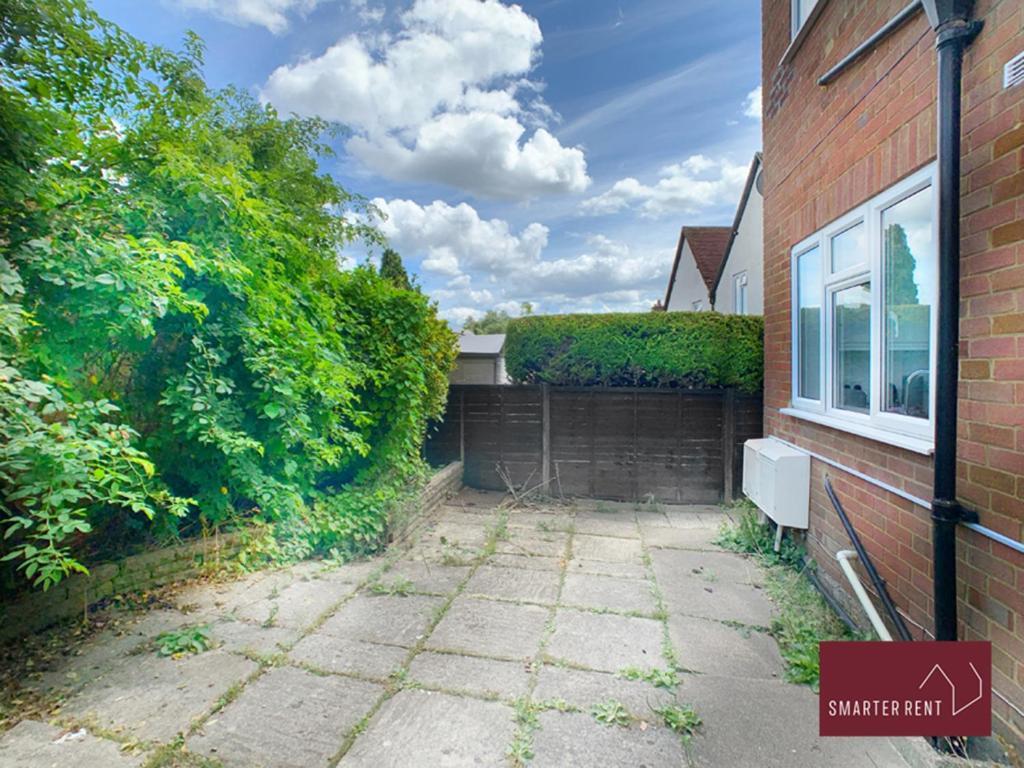 Sunninghill Village - 2 Bed - Parking And Garden Ascot  Buitenkant foto